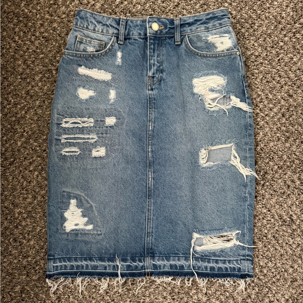 EUC Zara Basic Premium Denim Skirt, Knee Length & Medium Wash, Distressed, Sz S